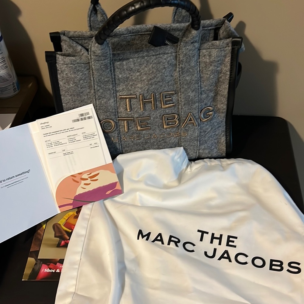 Marc Jacobs small traveler tote.